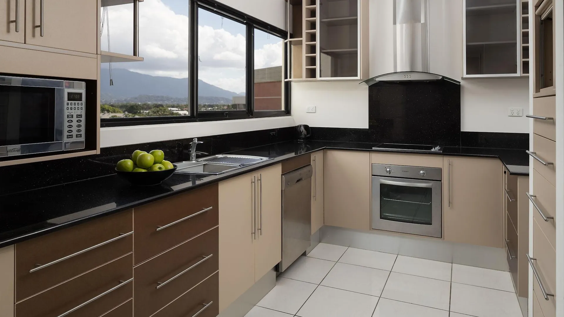 Rydges Esplanade Resort Cairns