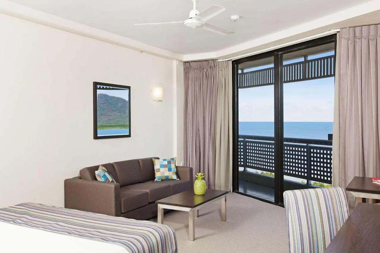 Rydges Esplanade Resort Cairns 4*,