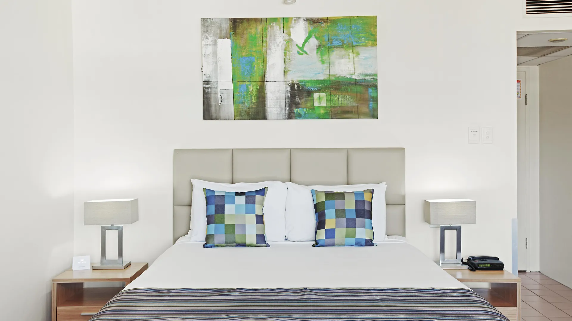 Rydges Esplanade Resort Cairns Hotel
