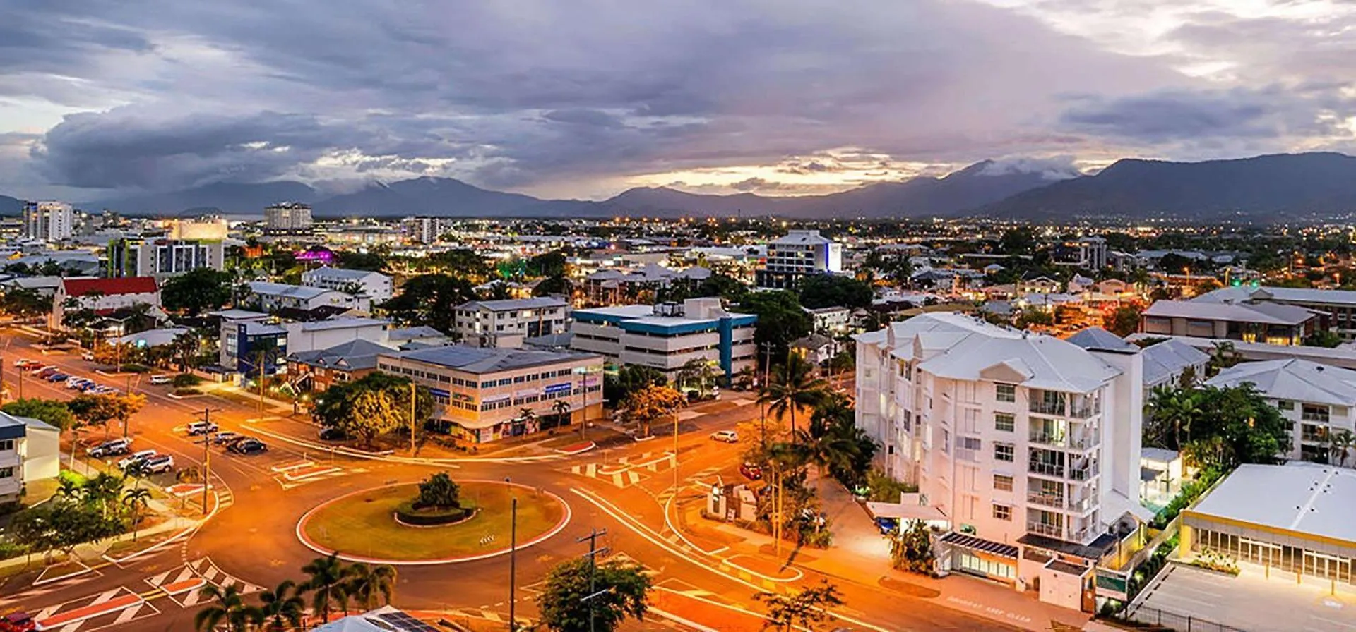Rydges Esplanade Resort Cairns Hotel