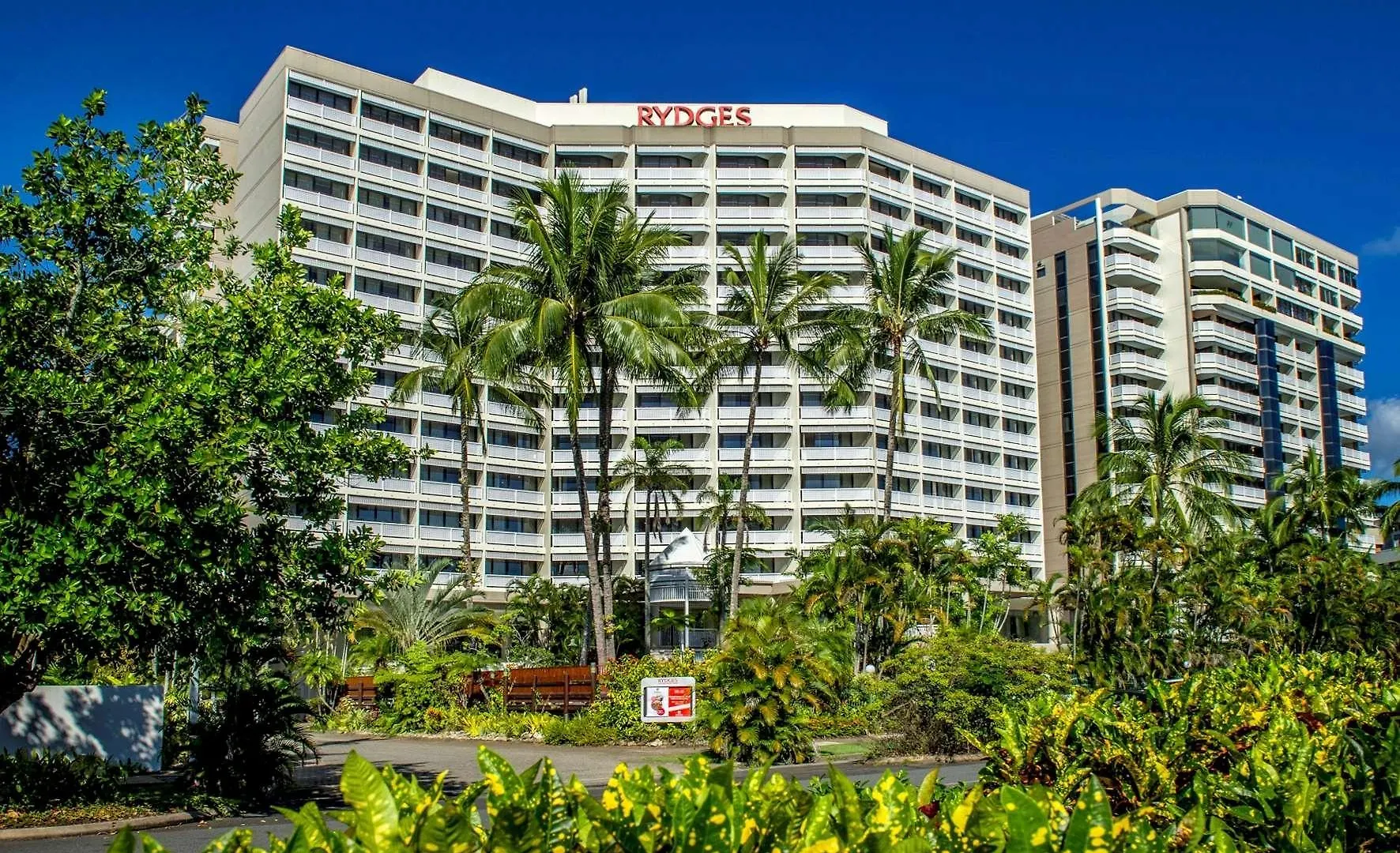 **** Hotel Rydges Esplanade Resort Cairns Australia