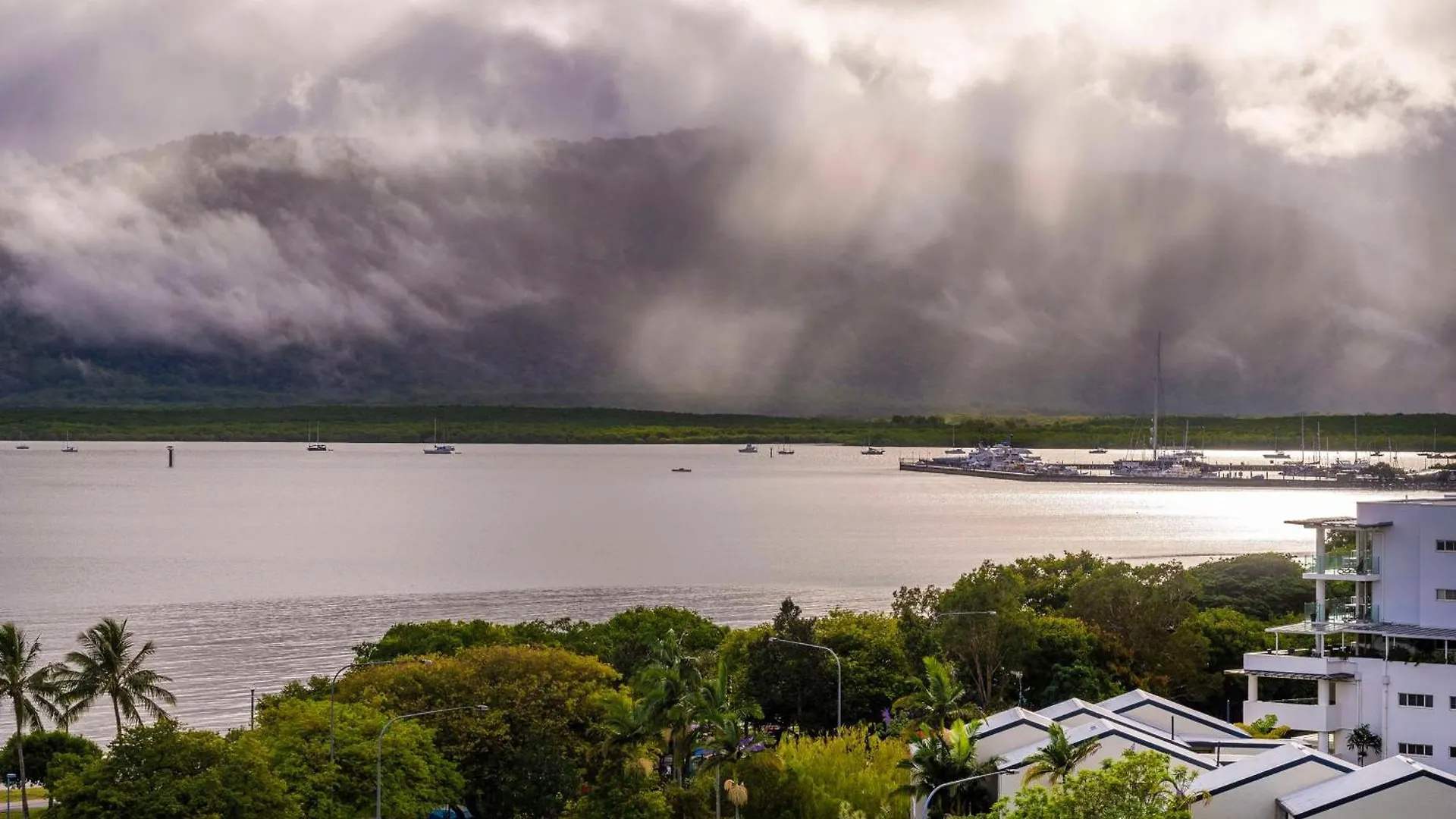 **** Hotel Rydges Esplanade Resort Cairns Australia